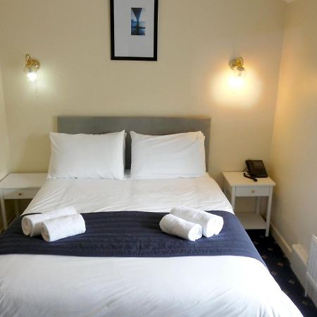 The Riverside Hotel มอนมัท ภายนอก รูปภาพ