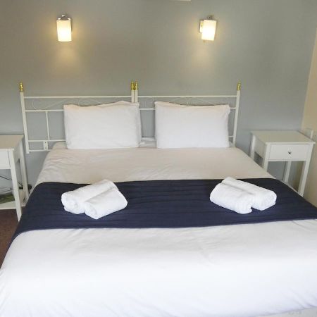 The Riverside Hotel มอนมัท ภายนอก รูปภาพ