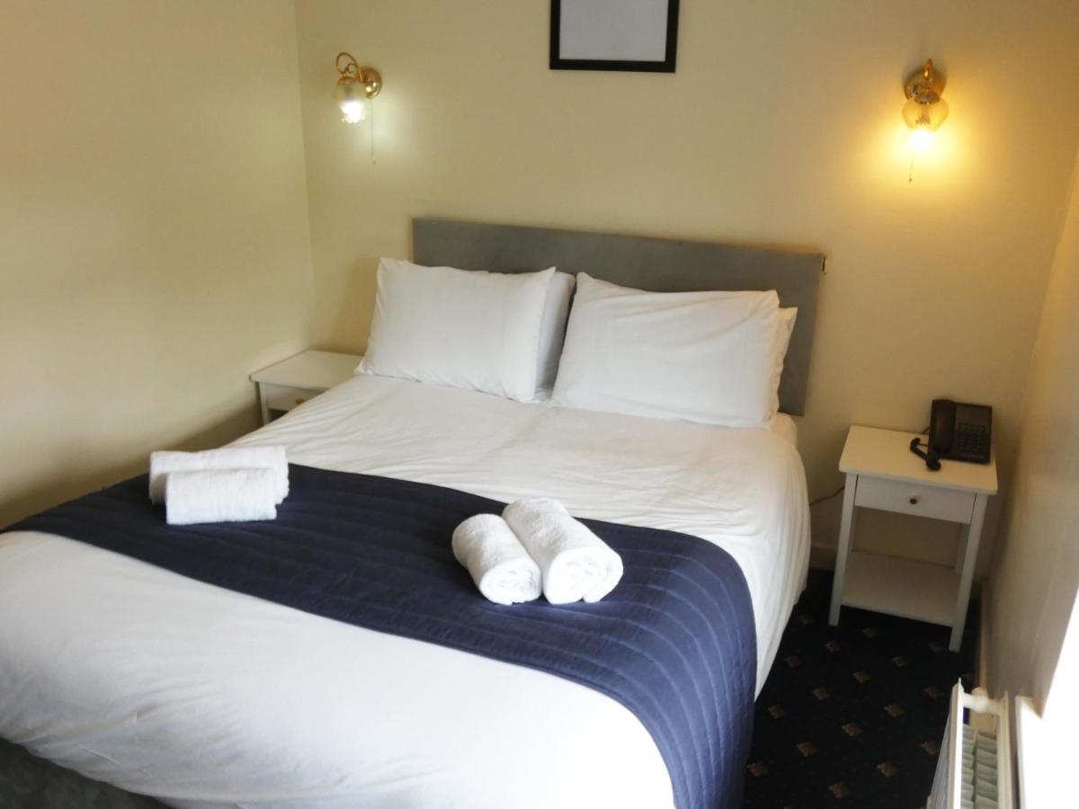 The Riverside Hotel มอนมัท ภายนอก รูปภาพ