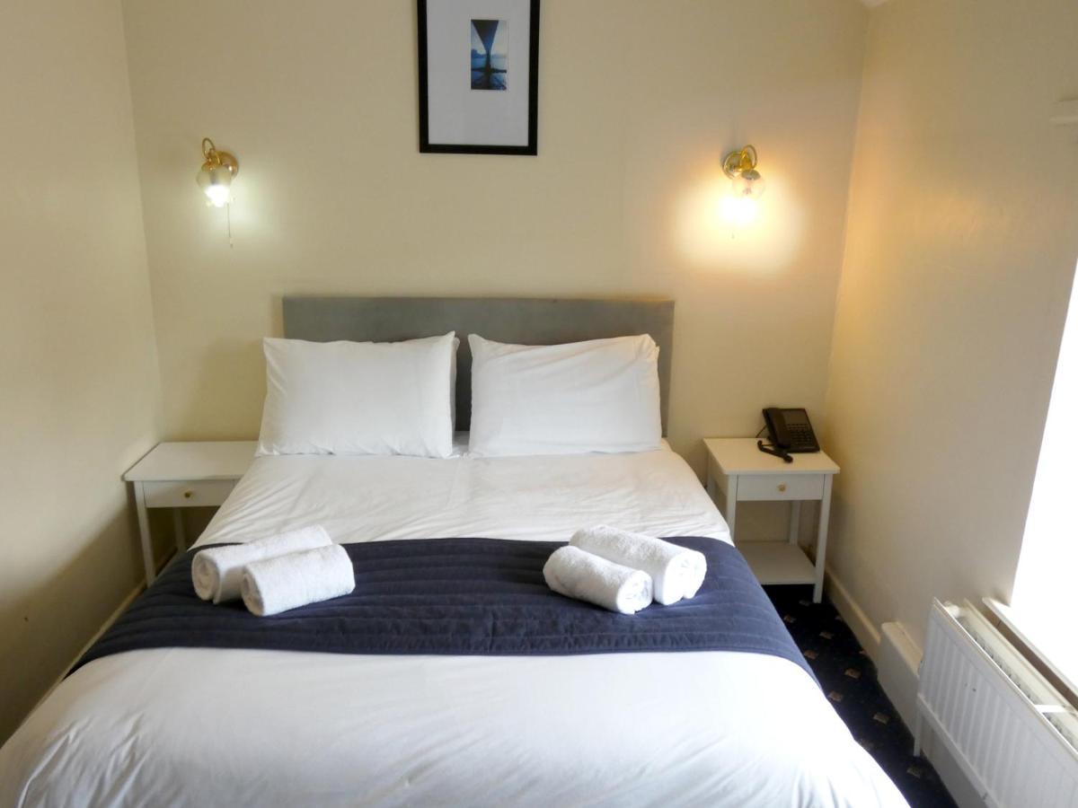 The Riverside Hotel มอนมัท ภายนอก รูปภาพ