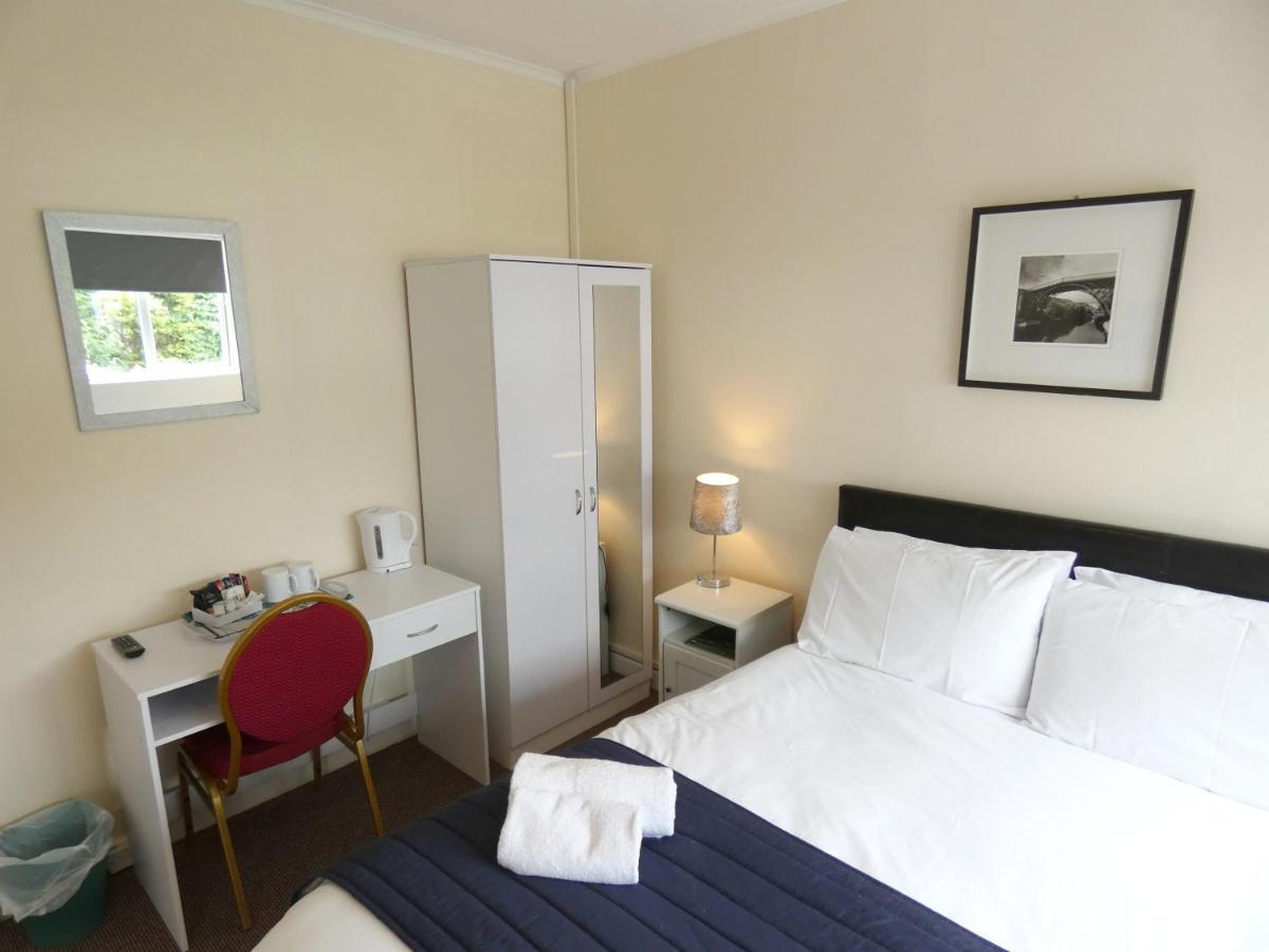 The Riverside Hotel มอนมัท ภายนอก รูปภาพ